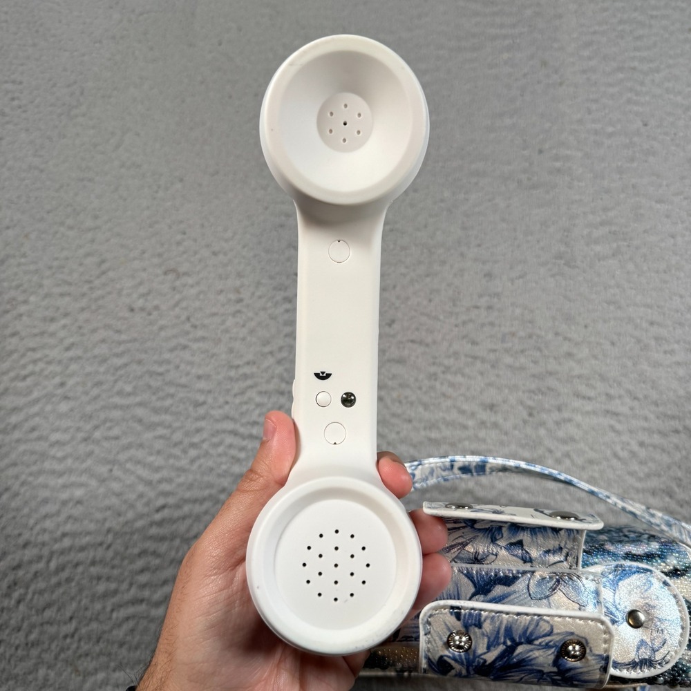 Betsey Johnson Kitsch Toile Pearl Blue and White Floral Phone Handbag Wireless - Picture 8 of 9